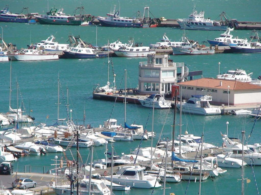 Hotel Del Port Sant Carlos de la Ràpita Dış mekan fotoğraf