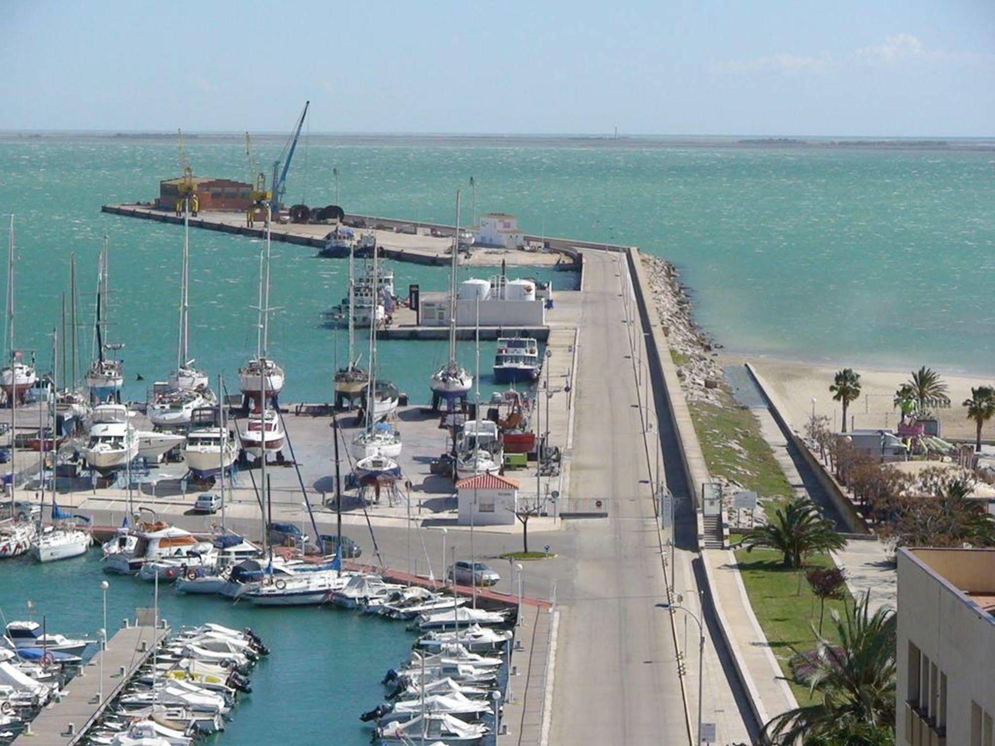 Hotel Del Port Sant Carlos de la Ràpita Dış mekan fotoğraf